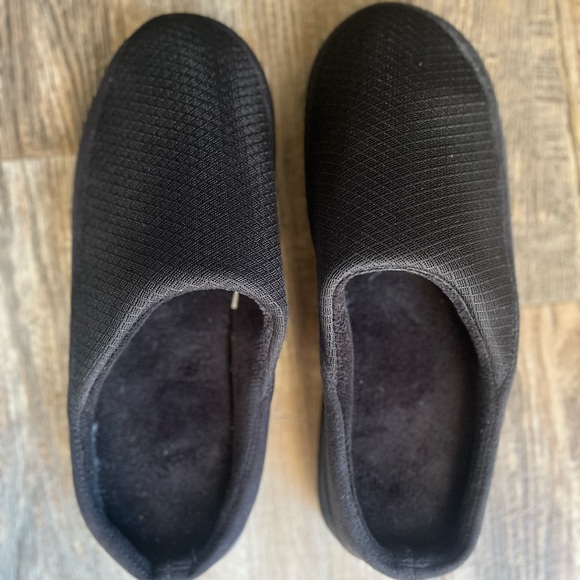 Men’s Dearfoams slippers - Picture 1 of 2